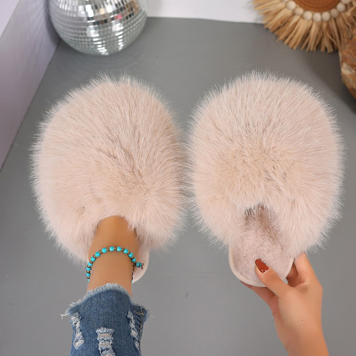 🔥Limited Time Offer🔥Fluffy Plush Slippers